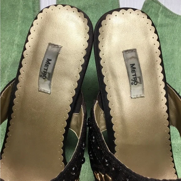 Metro7 Good Looking Thong Wedges. - Picture 4 of 8